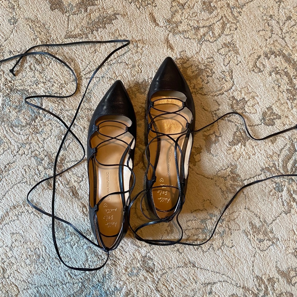 Banana Republic Allie Lace Up flat